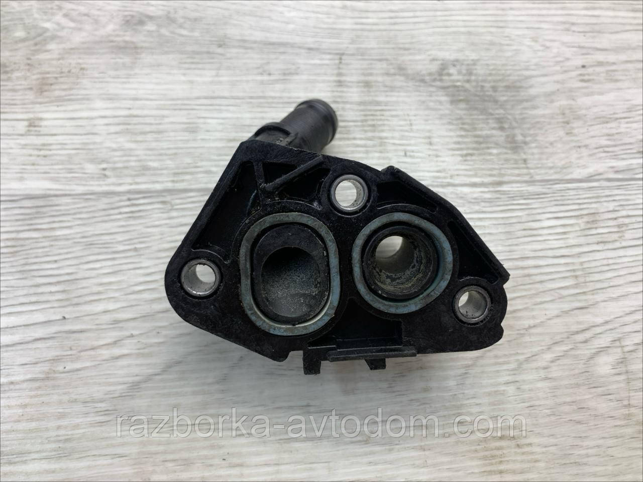 Фланець охолоджувальної рідини Renault Kangoo 1.5 dci (1997-2007) OE: 8200337841 фото 2