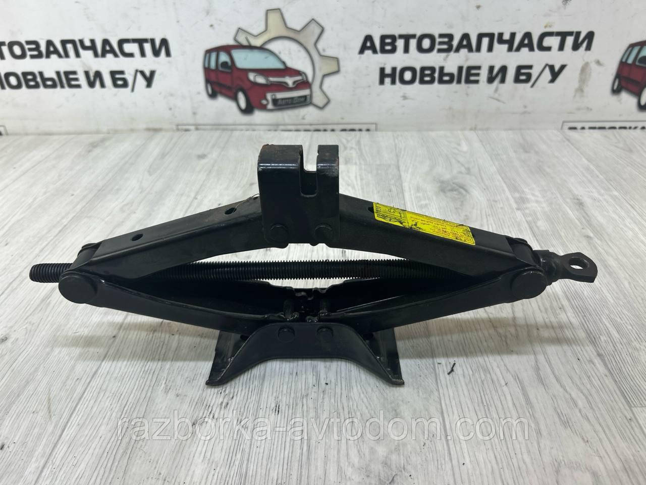 Домкрат HYUNDAI GETZ LIFT (06-10) OE:1540-700 (700KG)