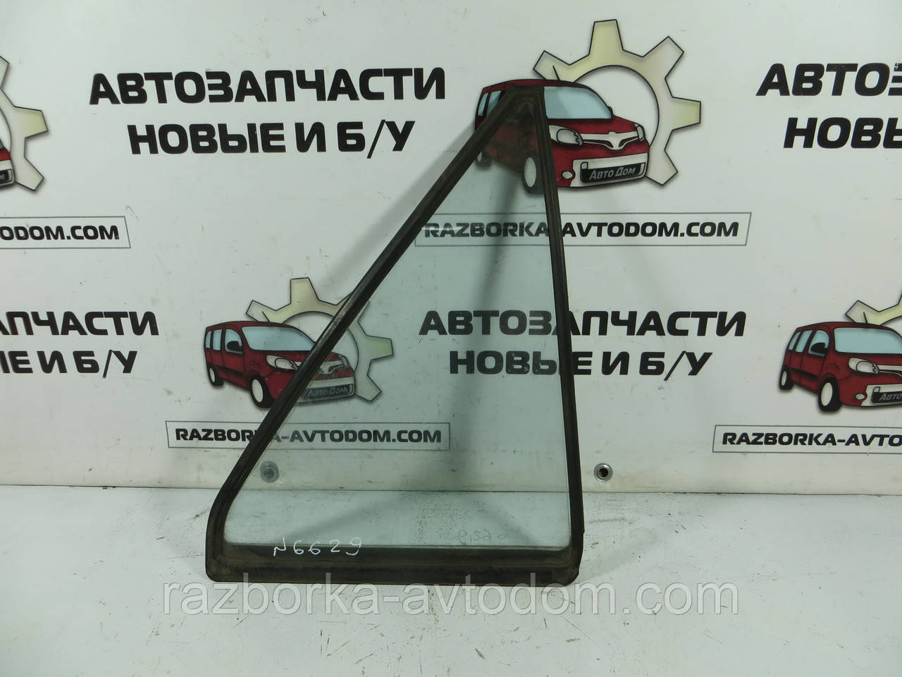 Скло заднього правого дверей ( форточка/глихухе) седан Mazda 626 GC (1983-1987). ОЕ: G03072651C