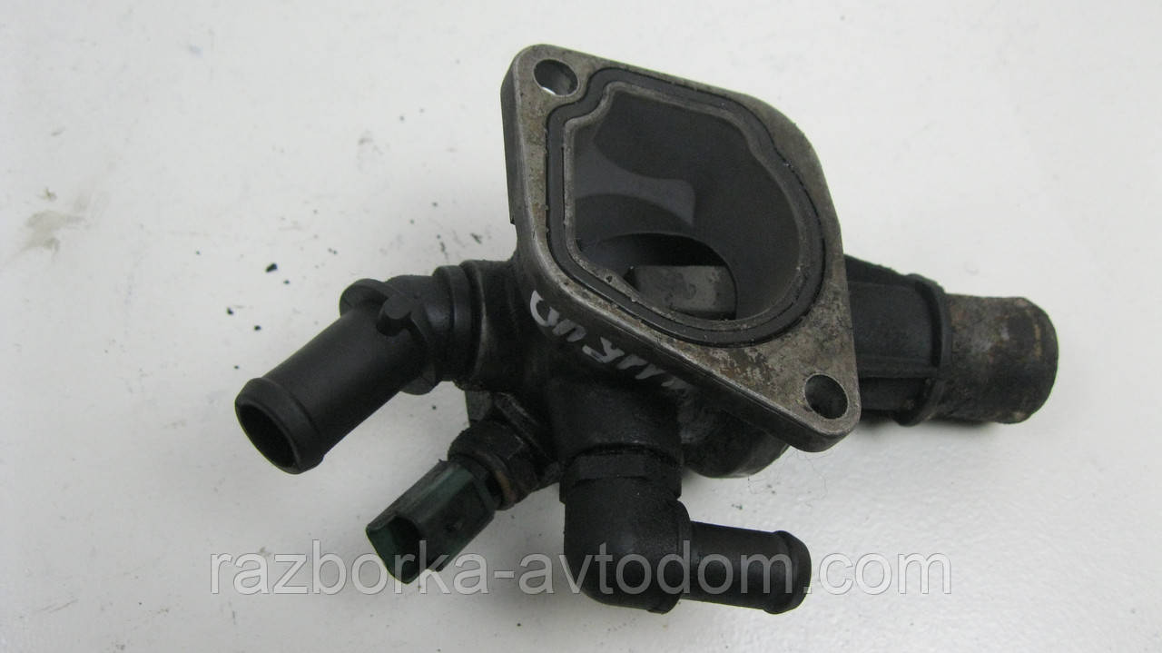 Корпус термостата Opel Corsa C (2000-2012), Combo (2001-2011) Agila, Meriva 1,3CDTI OE:93177343