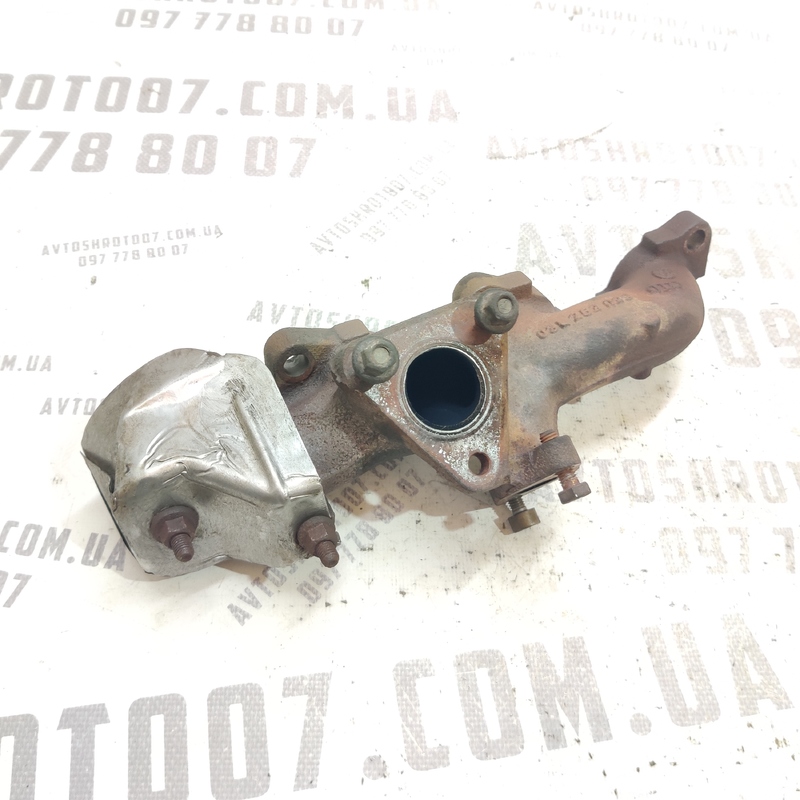 Колектор випускний Audi A4 B8 (07-15) 2.0 дизель