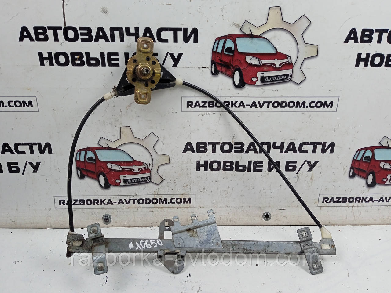 Склопідіймач передній правий (механічний) Volvo 440 (1987-1997) OE:3464710