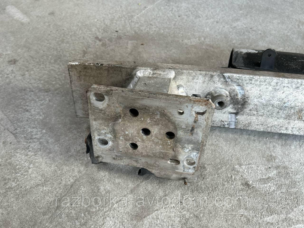 Підсилювач бампера переднього Citroen C4 (04-10) OE:9651794280