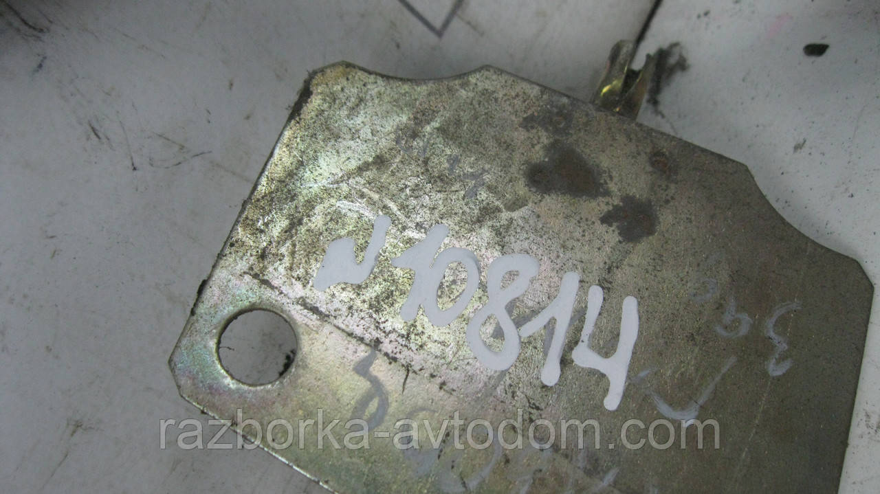 Склопідіймач Alfa Romeo 33