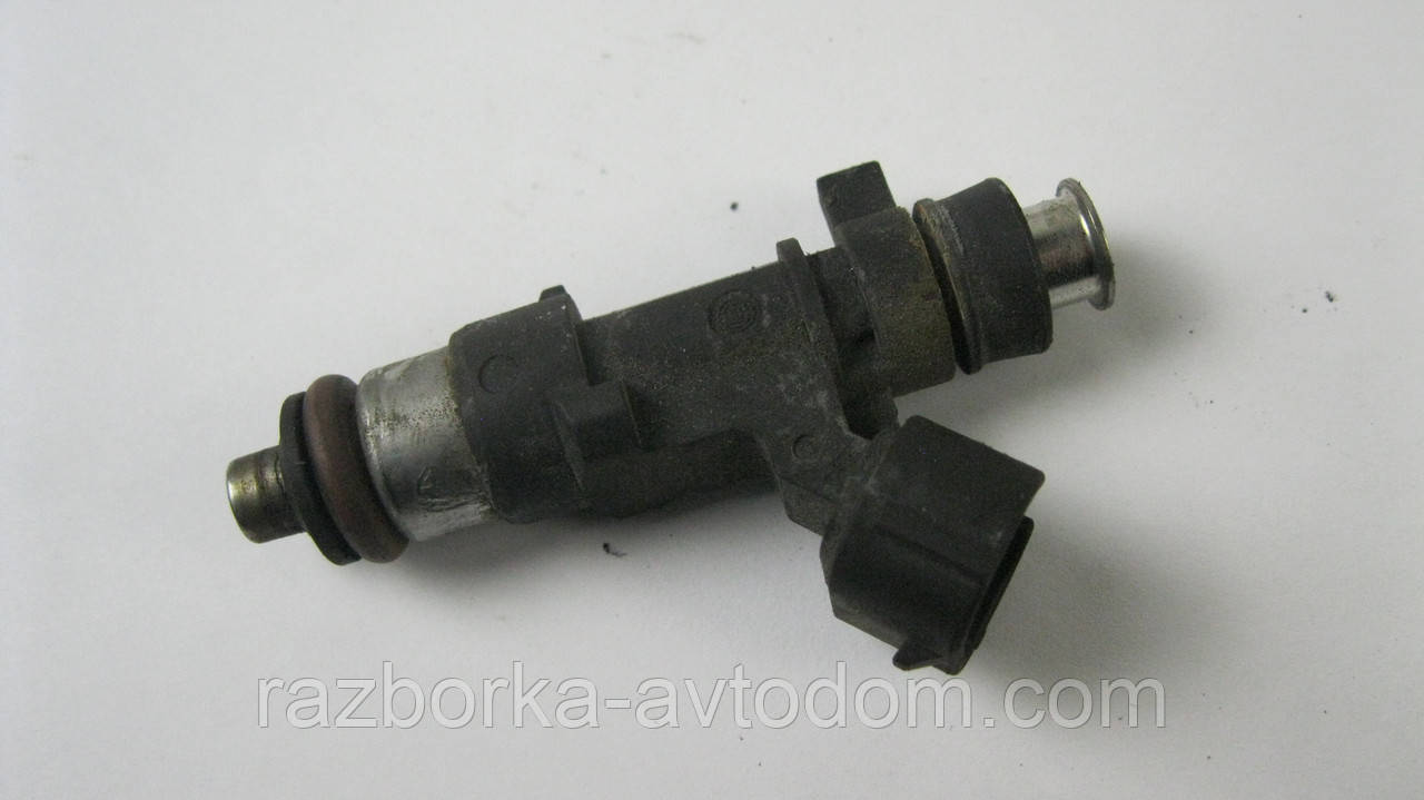 Форсунка бензинова Citroen C4, Berlingo, Peugeot Partner 1,6i OE:1984F7