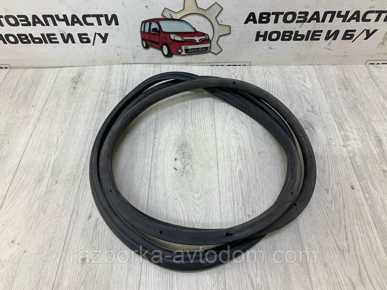 Ущільнювач дверей задньої лівої Ford Mondeo (07-14)