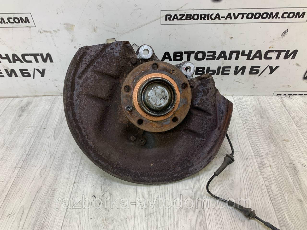 Цапфа/поворотний кулак задній правий ( зі маточиною) Peugeot 407 (04-11) OE: 517629