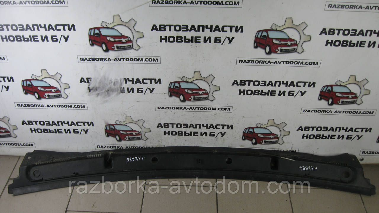 Пластик під лобове скло Renault Trafic, Opel Vivaro, Nissan Primastar (2000-2014) OE:8200020540