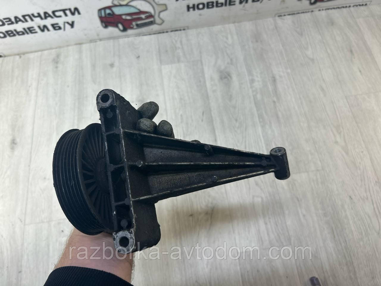 Натягувач ременя генератора з роликом Mercedes Sprinter (95-06) 2,2CDI, 2.7CDI OE:a6112340393 фото 2