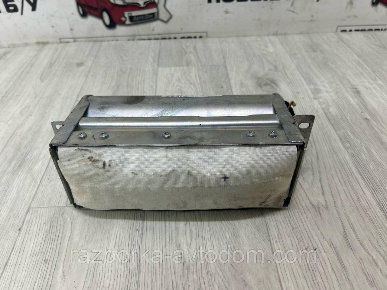 Подушка безпеки (Airbag) у торпедо VW Passat B5 (96-05), Skoda Superb 1 (01-08) OE: 3B0880204H