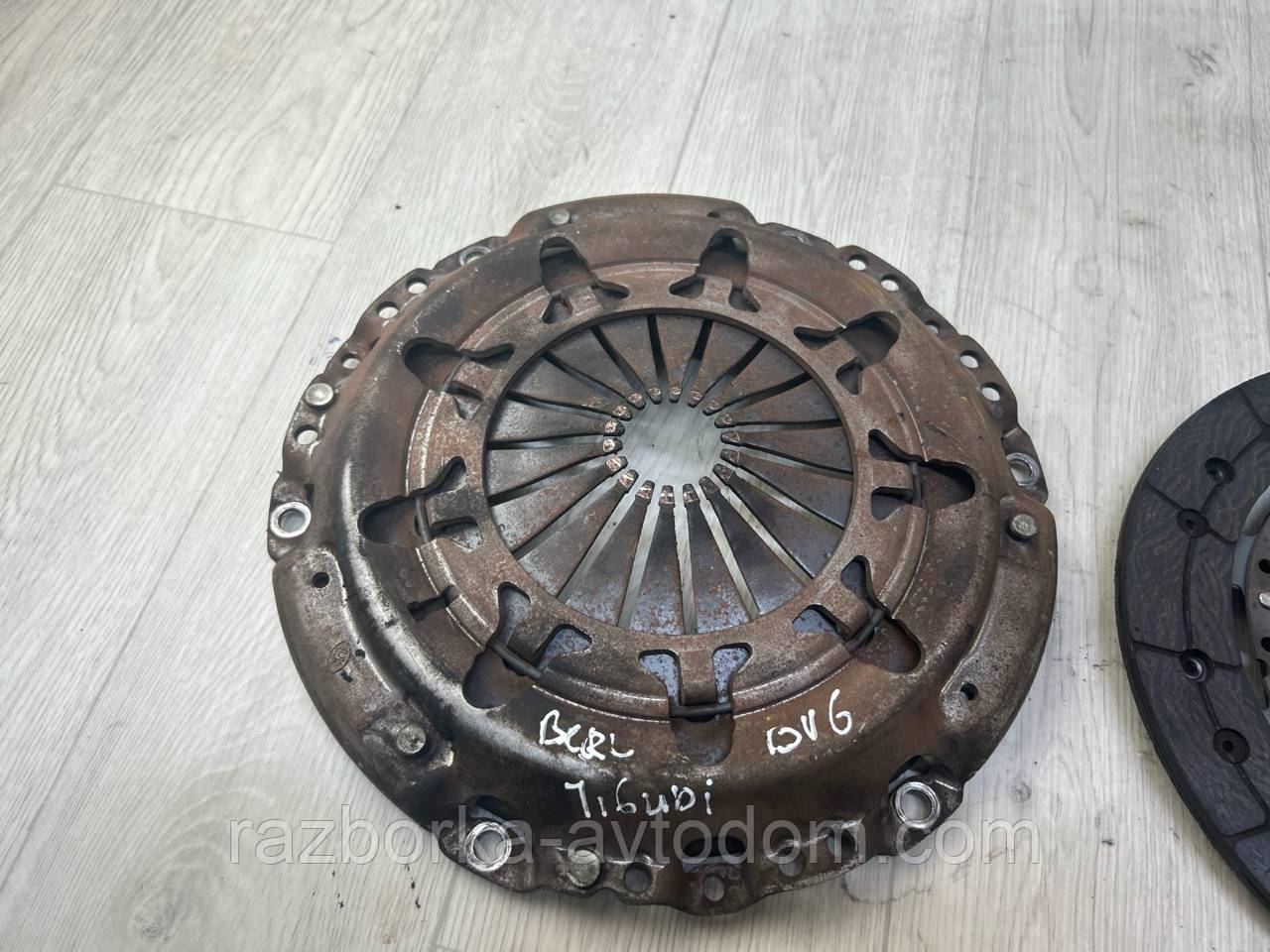 Комплект зчеплення (кошик, диск) 1.6HDI (240 мм) Citroen Berlingo (03-), XSARA PICASSO, C4, OE:624321821