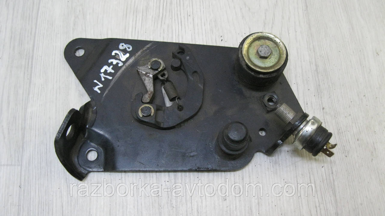 Кронштейн педалі гальма з дотчиком Mercedes Vito W638, Sprinter, Lt28-46 OE: A6384200685