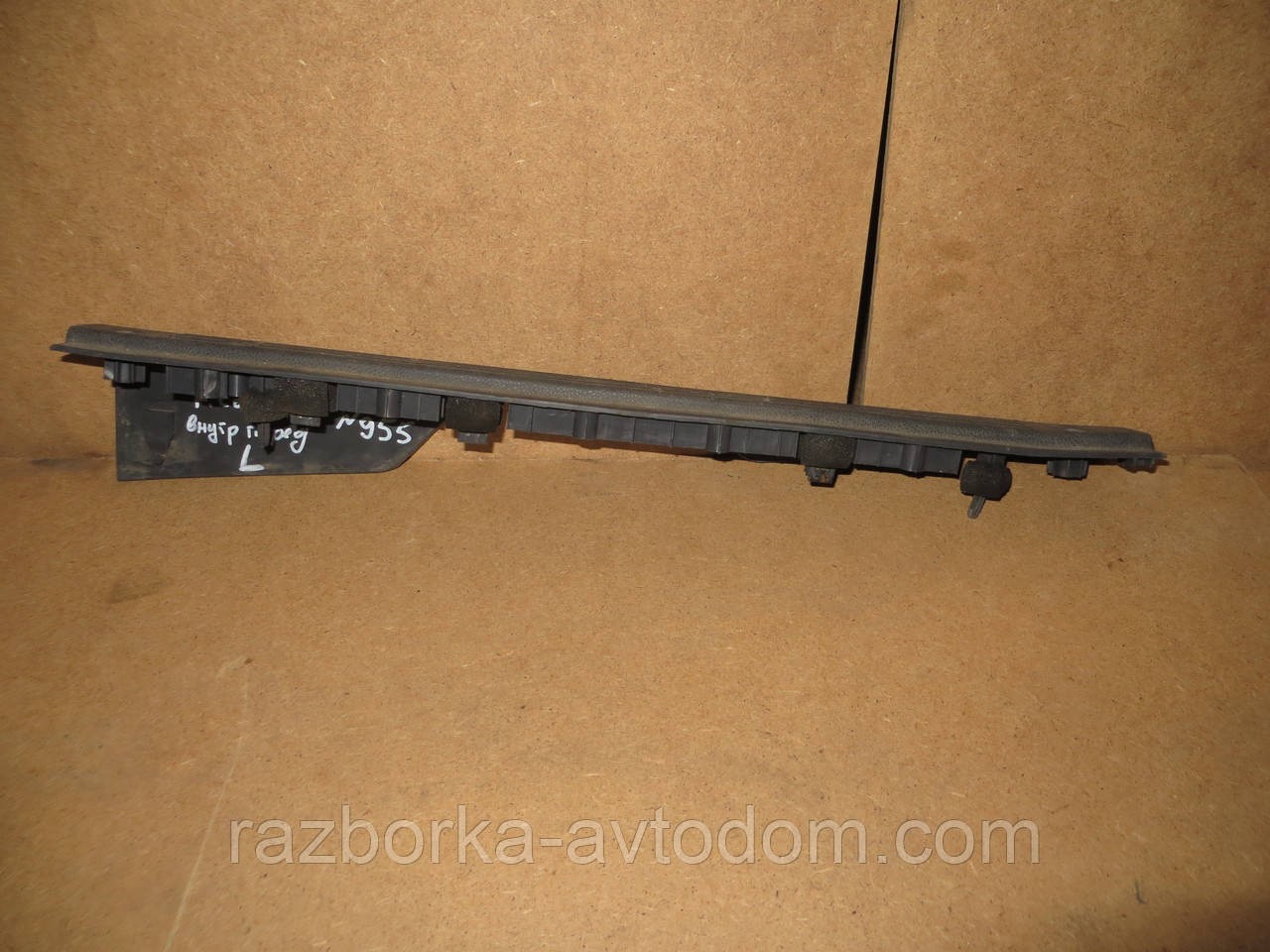 Накладка порога пер ліва Ford Connect (02-13) 3T16-V13201