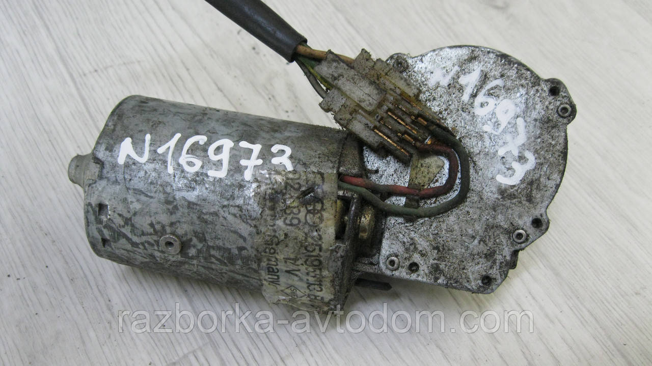 Моторчик склоочисника (двірників) VW Passat B2, Golf 2, Jetta 2, LT 28-35, T3 OE: 251955113B