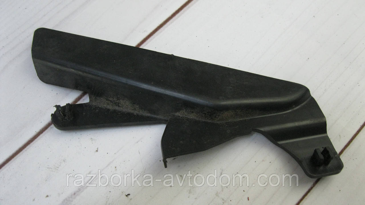 Накладка замка дверей передньої лівої Hyundai Getz (2002-2005) OE:813761C000