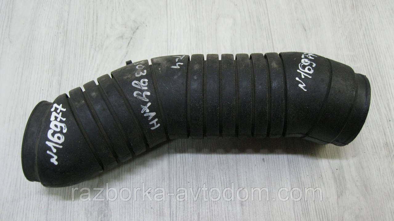 Патрубок турбіни VW T4 (1990-2003) OE: 028129627A