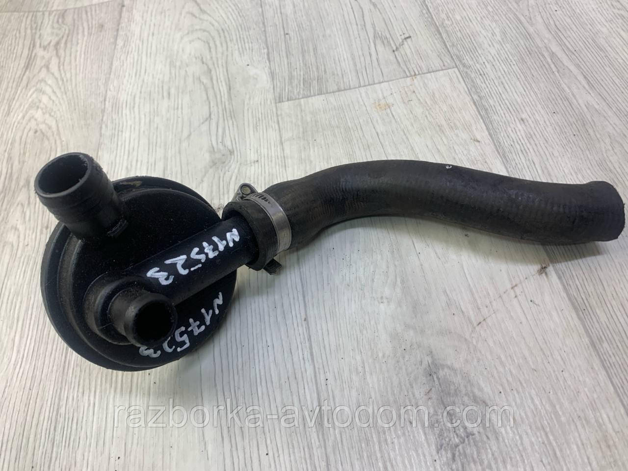 Клапан вентиляції картерних газів Audi 80 B4, VW Lt28-46, OE: 037129101K