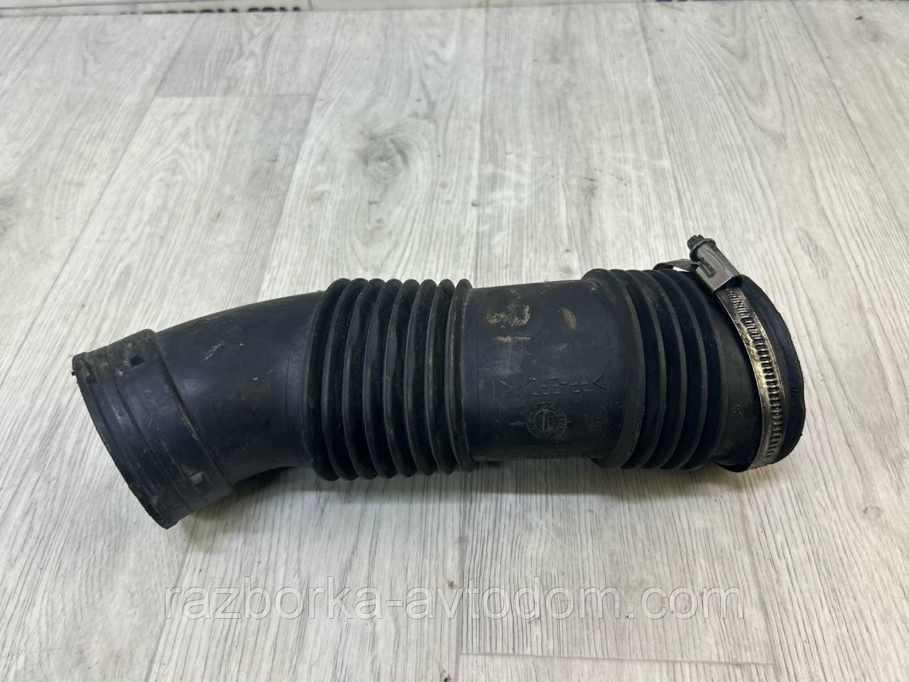 Патрубок повітряного фільтра Ford Mondeo 2.0 TDCI 2007-2014 OE:N07011B150B