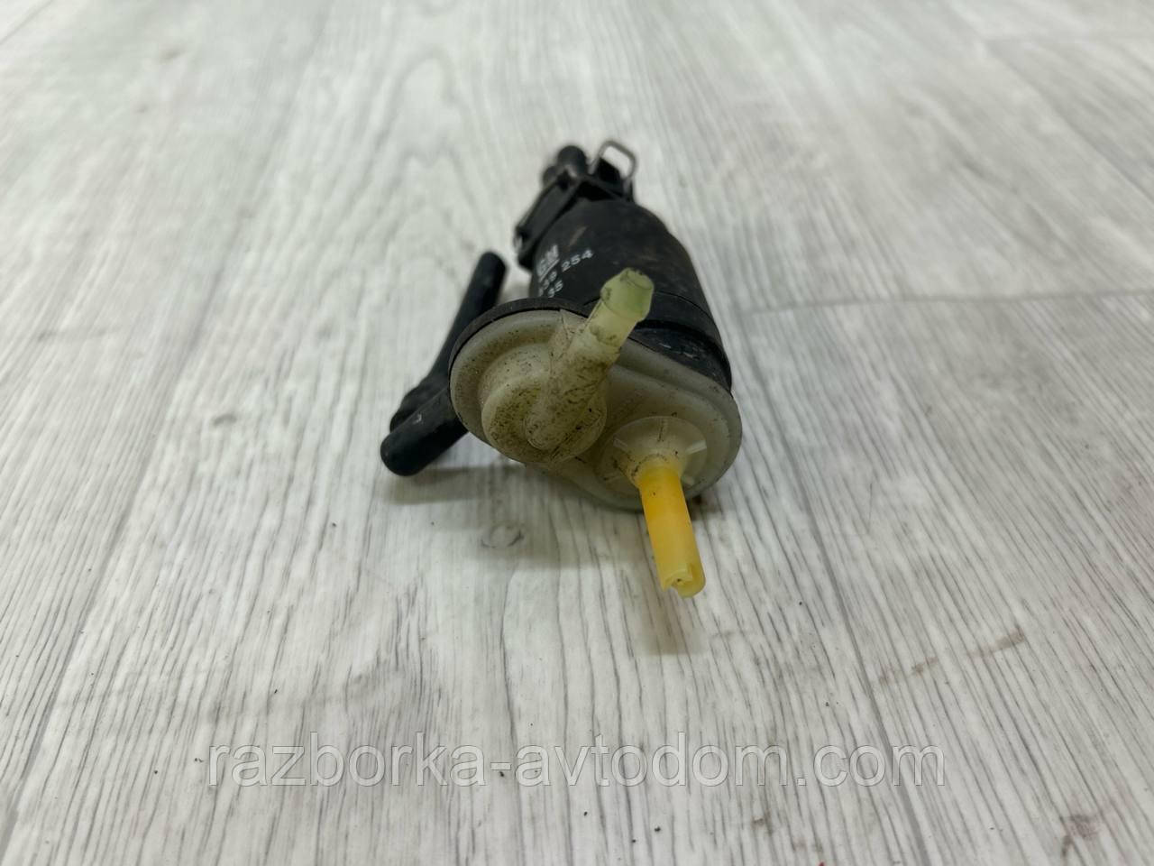 Моторчик-бачка омивача Opel Vectra C, Signum, Zafira B, Combo OE:24439254