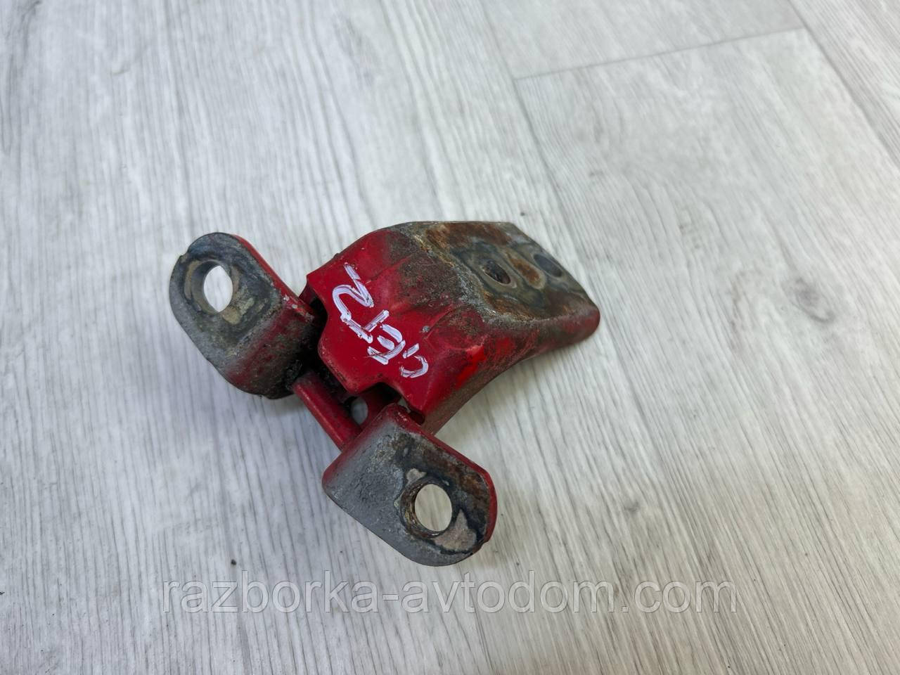 Петля дверей передньої правої (верхня) Hyundai Getz (2002-2010) OE:793201C000