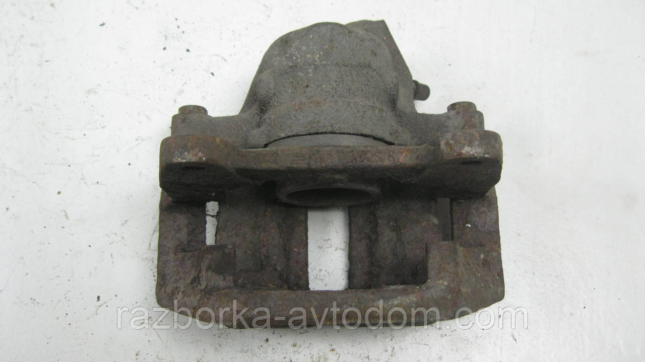 Суппорт передній правий Lancia Thema (1984-1994), Alfa Romeo 146 (1994-1996), Fiat Croma (1986-1996) OE:793771