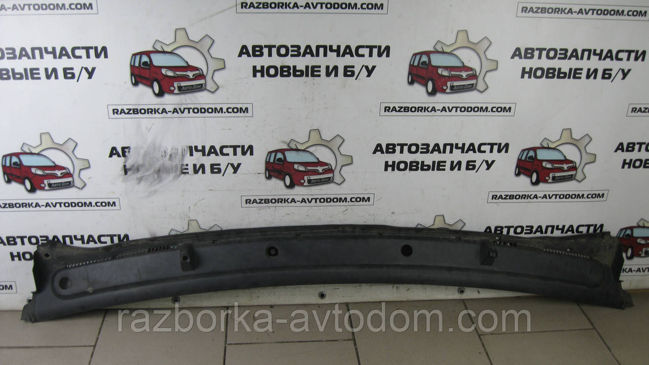 Пластик під лобове скло Renault Trafic, Opel Vivaro, Nissan Primastar (2000-2014) OE:8200020540
