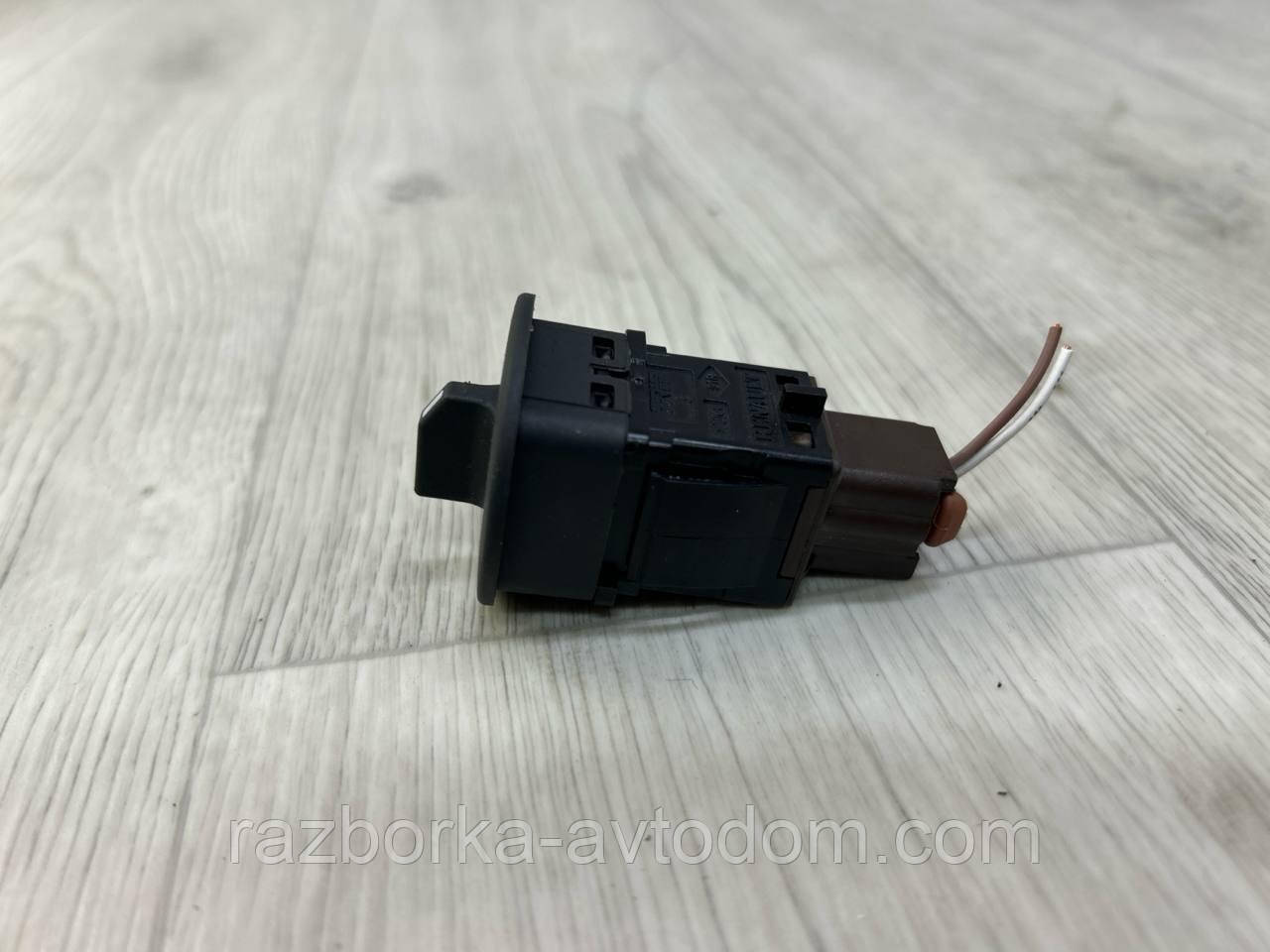 Вимикач AirBag (пасажирської подушки безпеки) Renault Duster, Scenic OE:681995427R