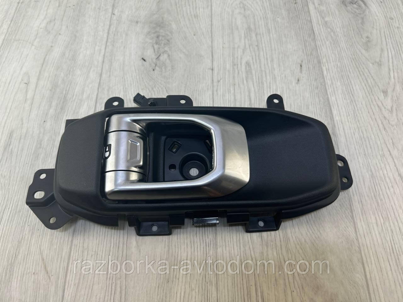 Ручка внутрішня передньої правої двері Jeep Frangler jl (18-24) OE:68282334ad Дефект: нікльованої частини