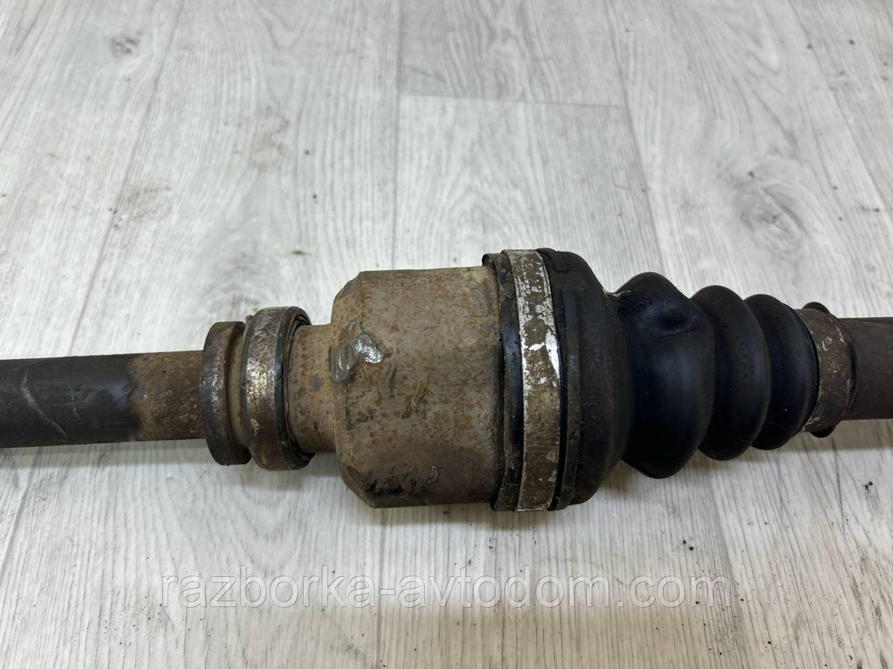 Напівось передня права (привод) (24/25) 1.9D, 1.6i, 2.0HDI Citroen Berlingo (96-08), Peugeot Partner OE:9624445180