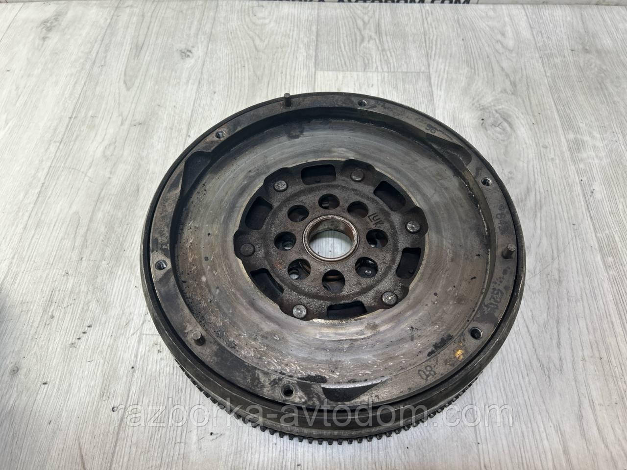 Маховик демферний 2.0HDI Peugeot 407, 308, 307, 508, 608, Scudo (07-) OE:9664362080