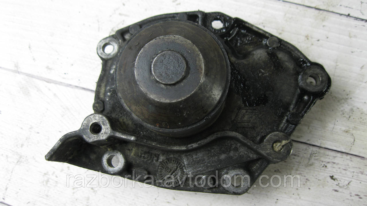 Водяна помпа (насос) Renault Trafic, Magene, Laguna, Opel Vivaro, Nissan Primastar 1.9DCI OE:7701479043
