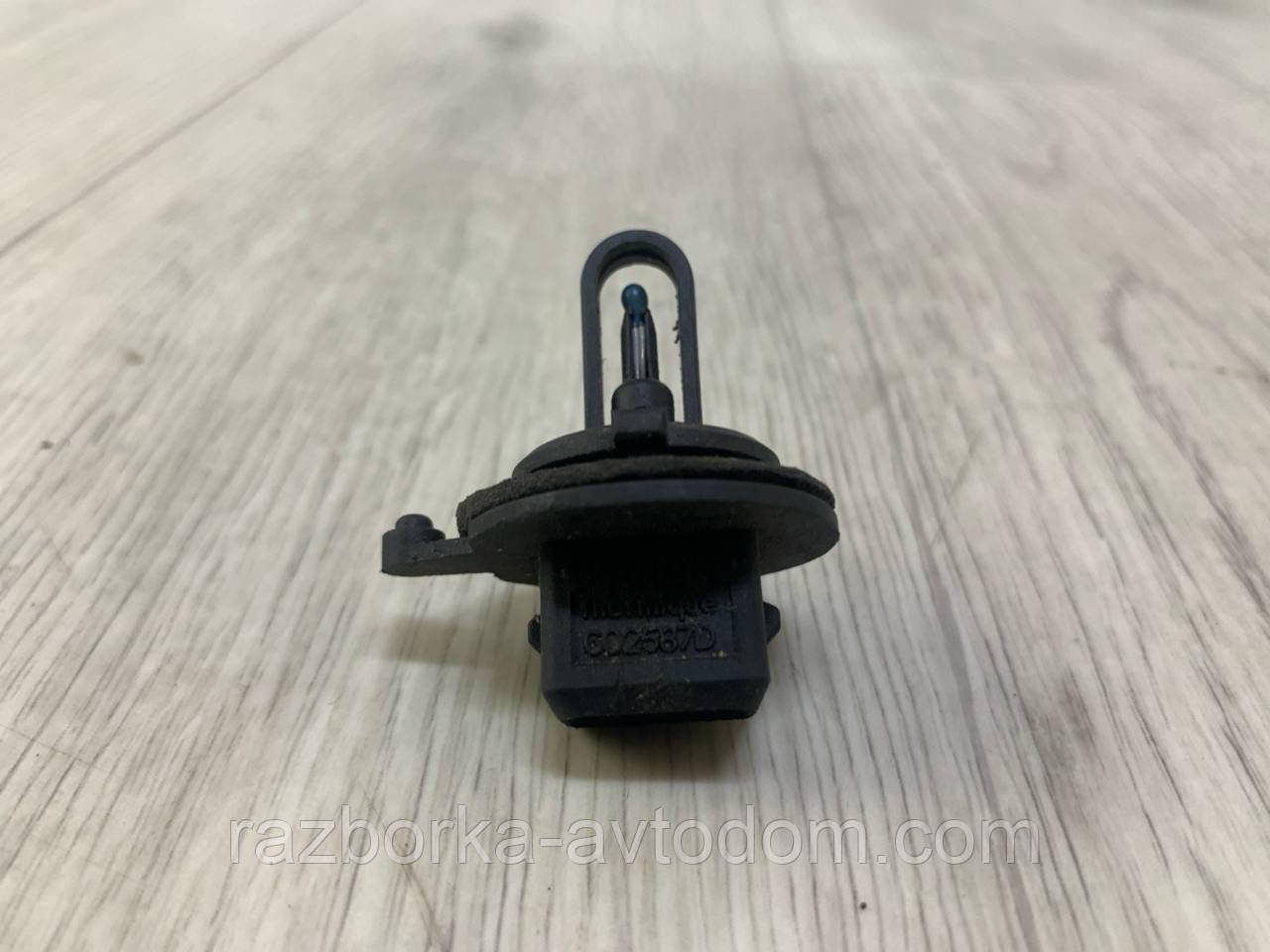 Датчик температури повітря MERCEDES-BENZ VITO 638 (96-03) OE:602587D