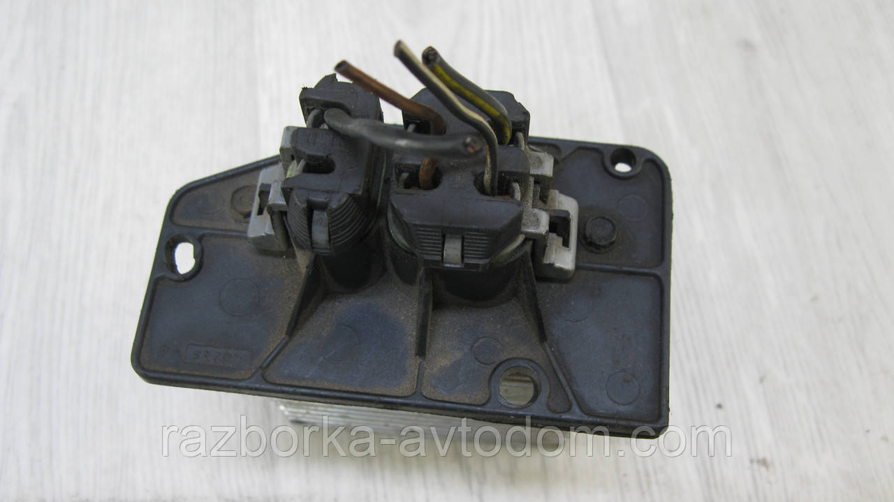 Резистор печива Audi 200 C3 (1983-1991), 100 C3 (1982-1991) OE: 893820523B