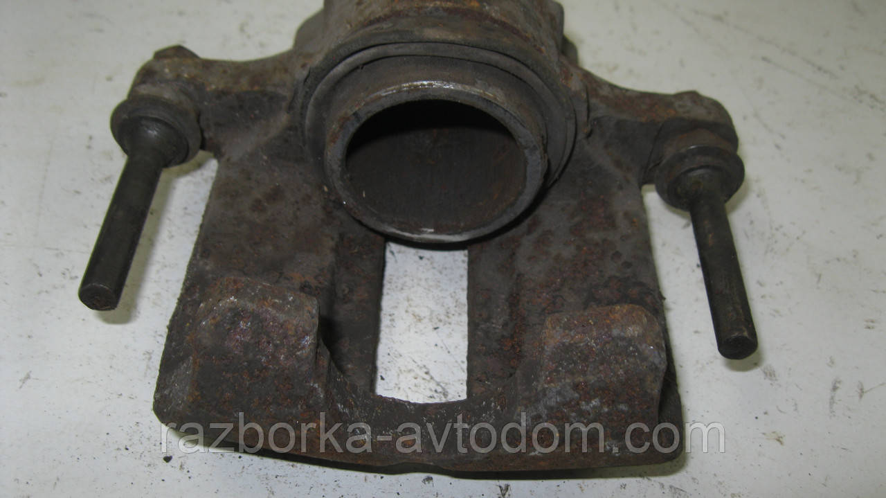 Суппорт передній правий Volvo 340/360 (1975-1991) OE:3287424