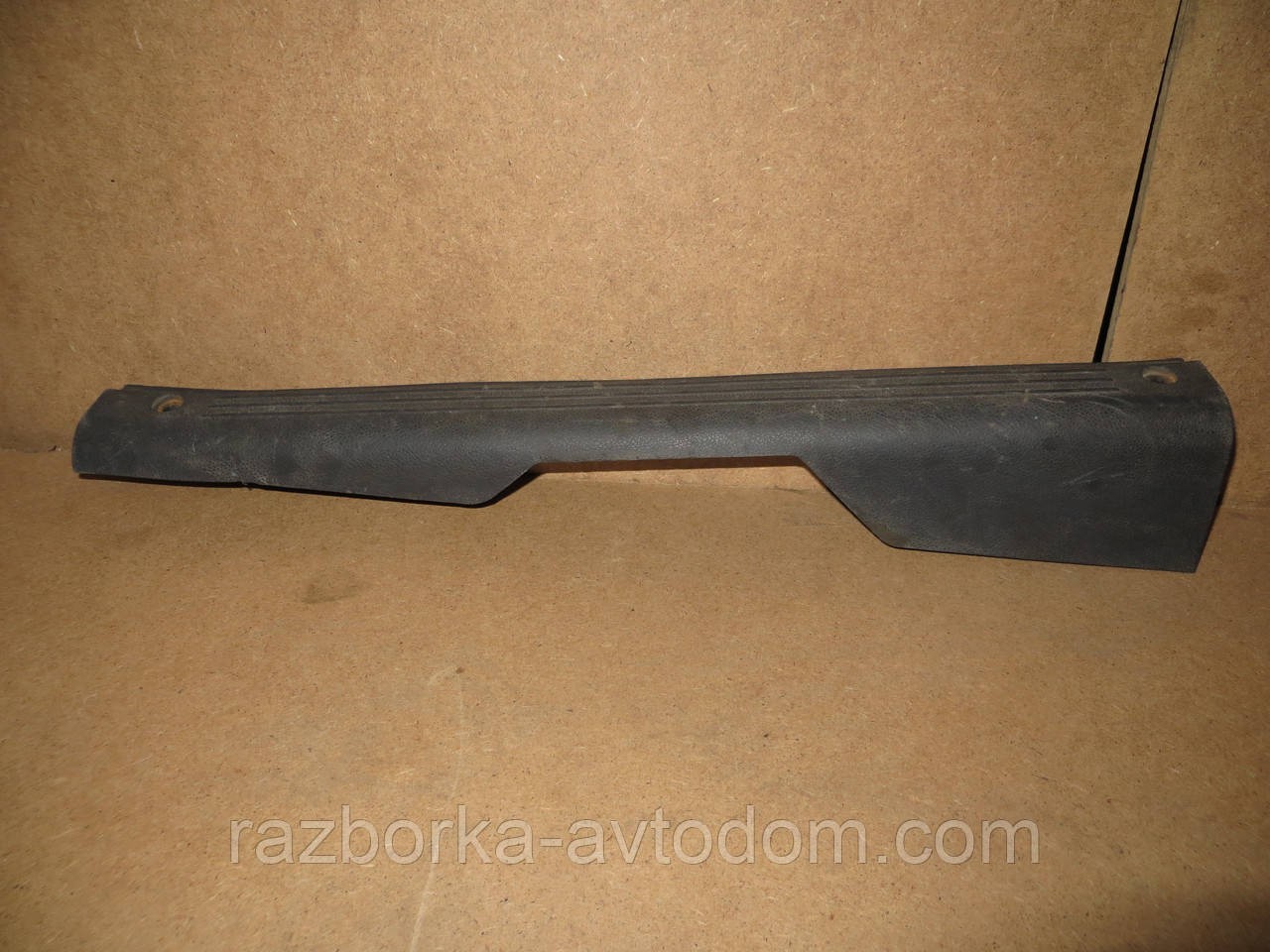 Накладка порога пер ліва Ford Connect (02-13) 3T16-V13201
