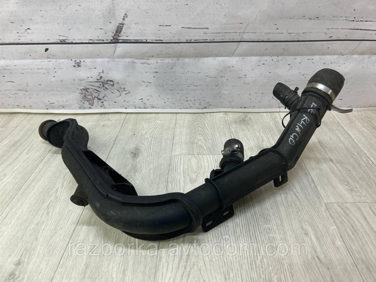 Трубка/патрубок охолоджувальної рідини 1.9D Citroen berlingo (03-08) OE:963468218q