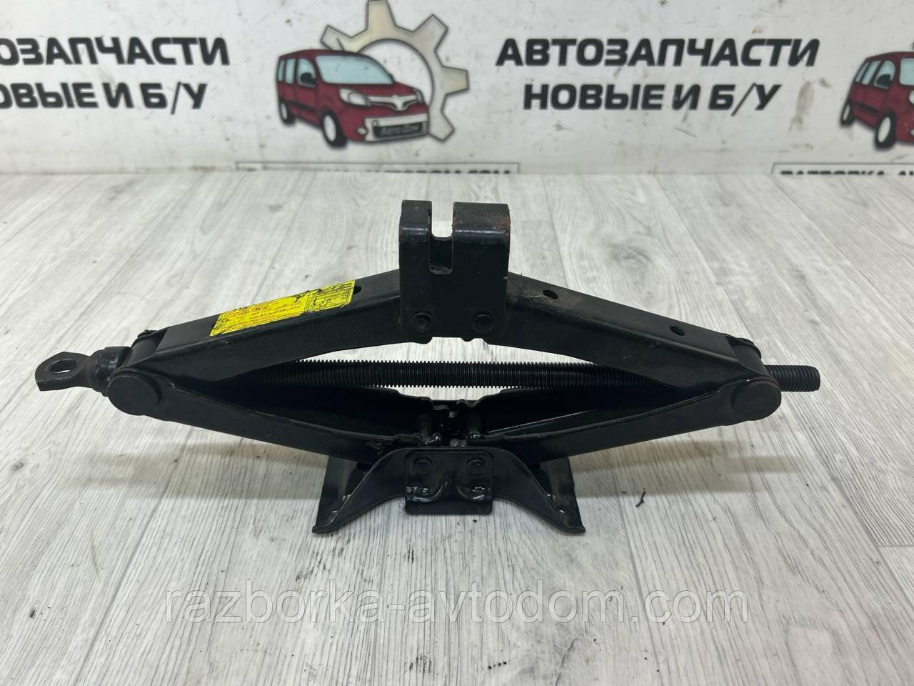 Домкрат HYUNDAI GETZ LIFT (06-10) OE:1540-700 (700KG)