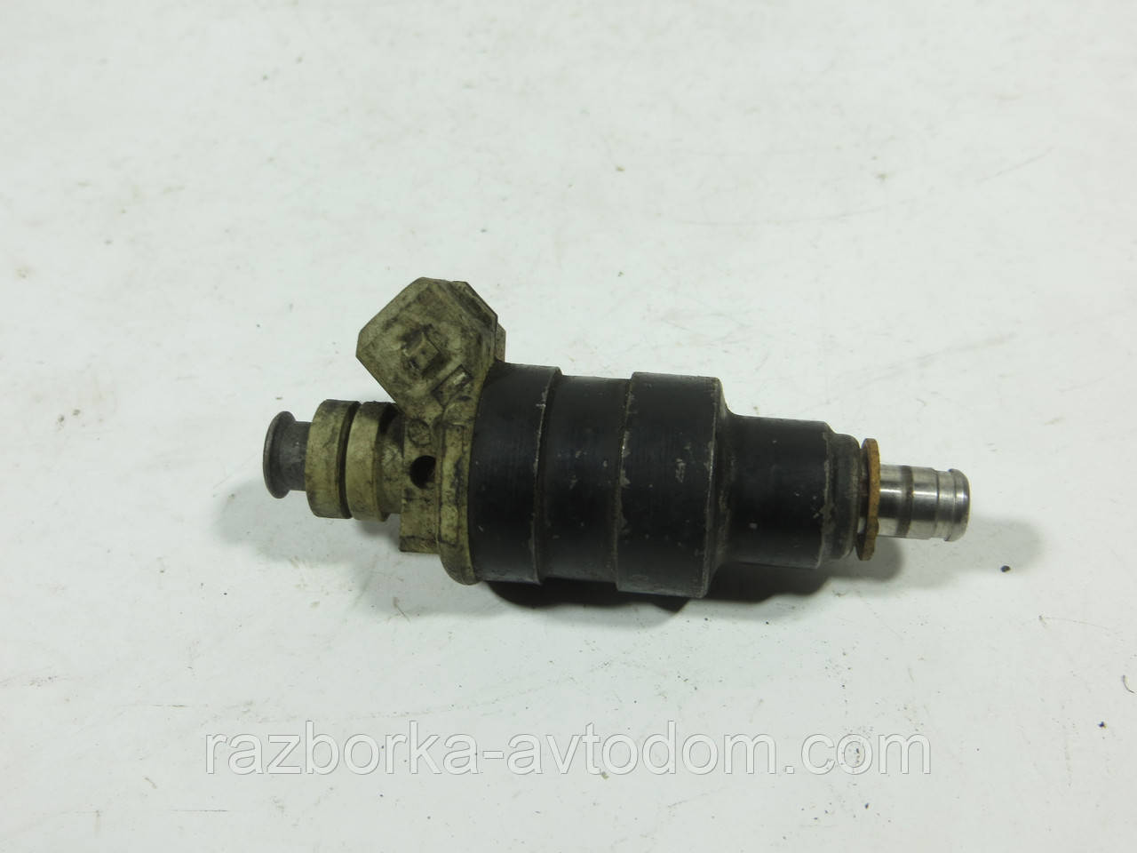 Форсунка бензинова 2.0-2.3i BMW 3 E30, 5 E28 (1982-1994) ОЕ: 0280150208, 13641284408, 7700708959