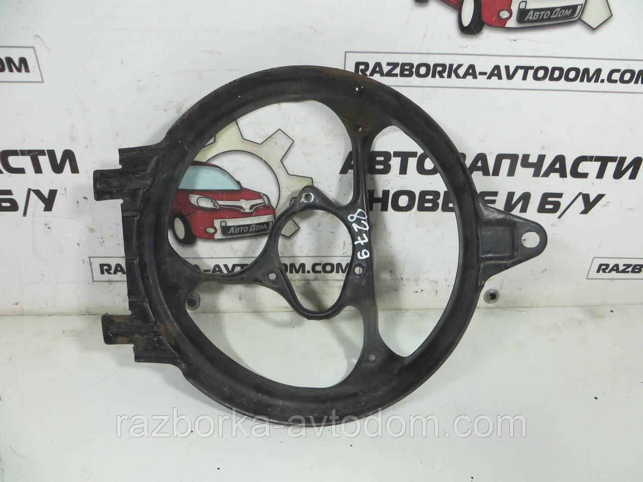 Дифузор вентилятора Ford Fiesta (1989-1995) OE: 89fb8146ae