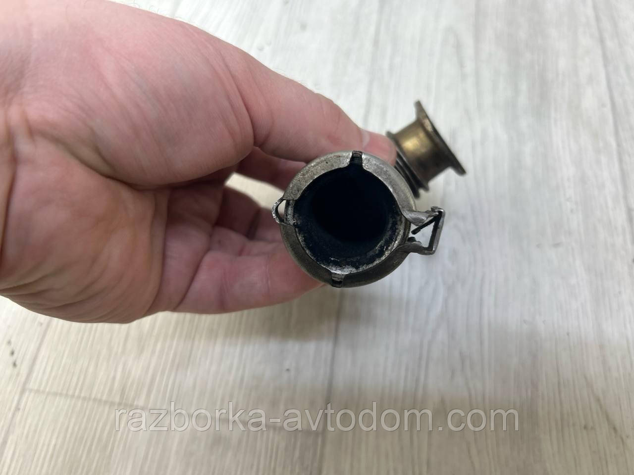 Трубка клапана EGR 1.5DCI Renault Megane 2 (03-09) OE:8200068490