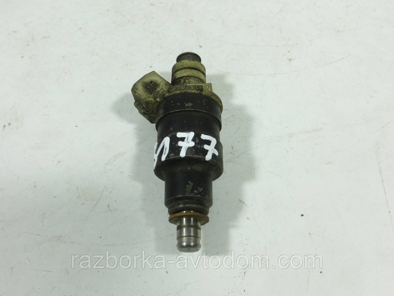 Форсунка бензинова 2.0-2.3i BMW 3 E30, 5 E28 (1982-1994) ОЕ: 0280150208, 13641284408, 7700708959