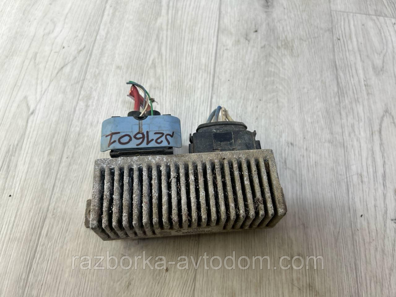 Реле свічок накала Renault Scenic 3, Grand Scenic 3, Master 3, Laguna 3 OE:8200558438-a