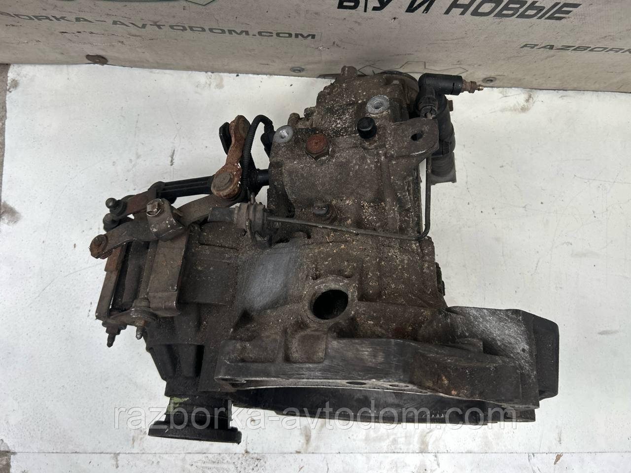 МКПП, КПП, коробка передач (механ) 5-ступка 1,9 SDI (DUS) VW Golf 4, Bora, Skoda Octavia Tour OE:02K300049X