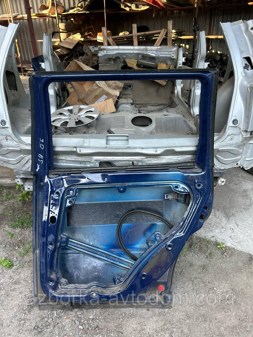 Двері задня права (універсал) VW Passat B5 (96-05) OE:3B9833052AC