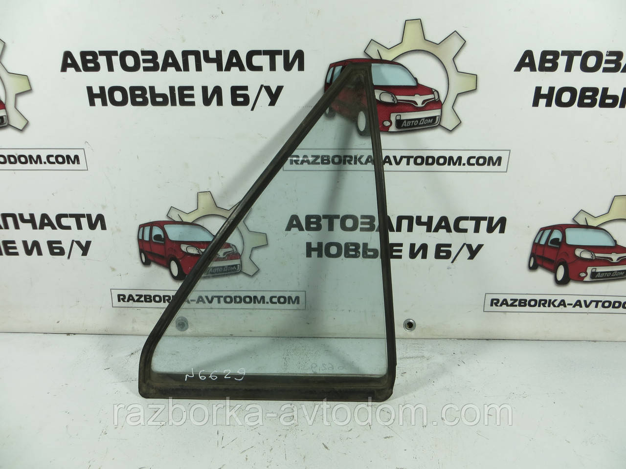 Скло заднього правого дверей ( форточка/глихухе) седан Mazda 626 GC (1983-1987). ОЕ: G03072651C