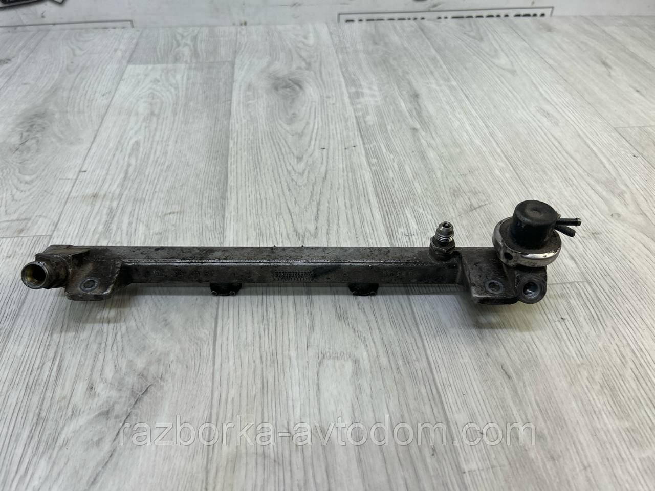 Паливна рампа/рейка форсунок (з датчиком) 2,0i Opel Omega B (93-03) OE:90411551