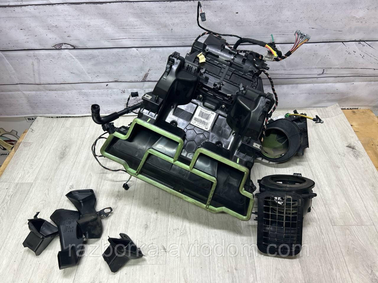 Корпус печки під AC Renault Scenic 3, Grand Scenic 3 (13-) OE:272703227r