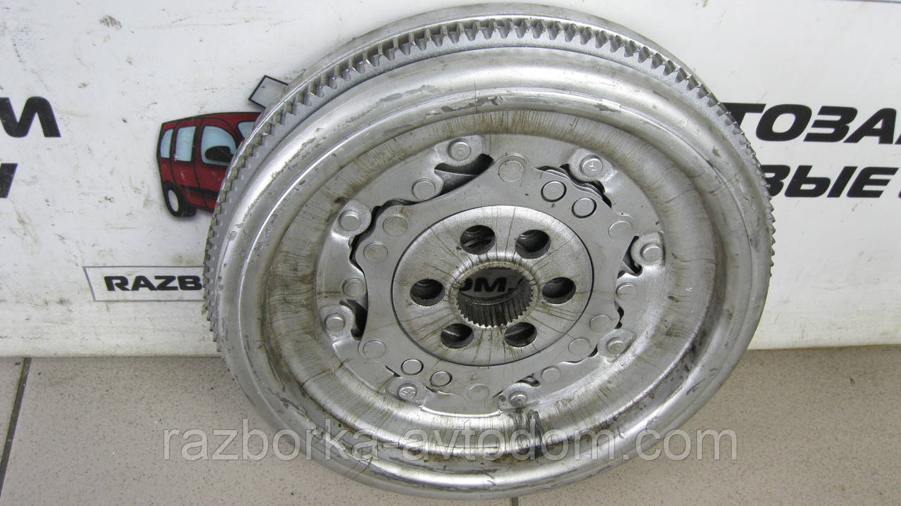 Маховик зчеплення двомасовий (демопферний) АКПП VW Touran, Passat B6, B7, B8, Jetta IV, Golf OE:03L105266CM