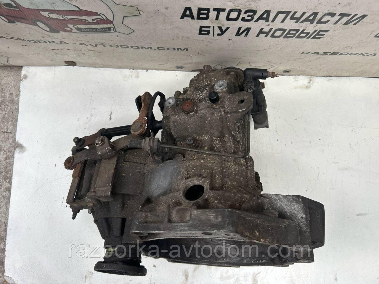 МКПП, КПП, коробка передач (механ) 5-ступка 1,9 SDI (DUS) VW Golf 4, Bora, Skoda Octavia Tour OE:02K300049X