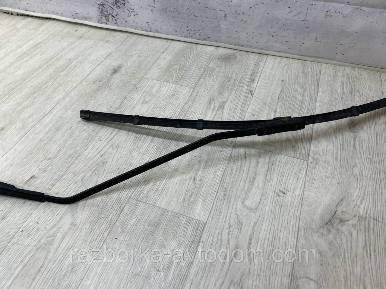 Важіль двірника передній правий (двірник) RENAULT SCENIC 3 (09-16) OE:288860003R